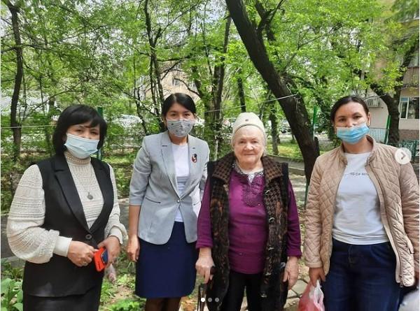 Тыл еңбегінің ардагері Штепа Людмила Николаевнамен бірге